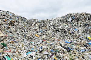 waste plastic(1).png