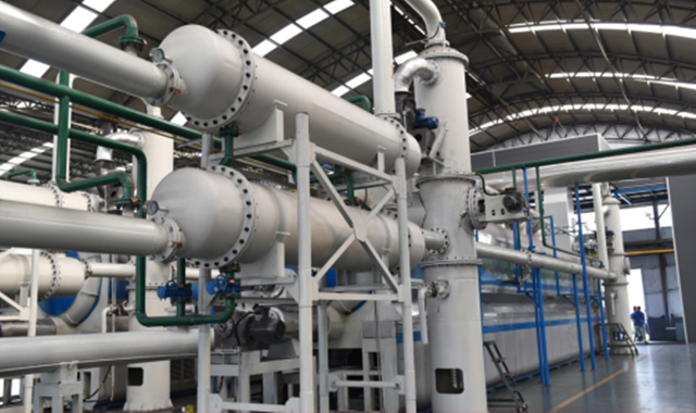 Oil seperating and cooling system of pyrolysis plant